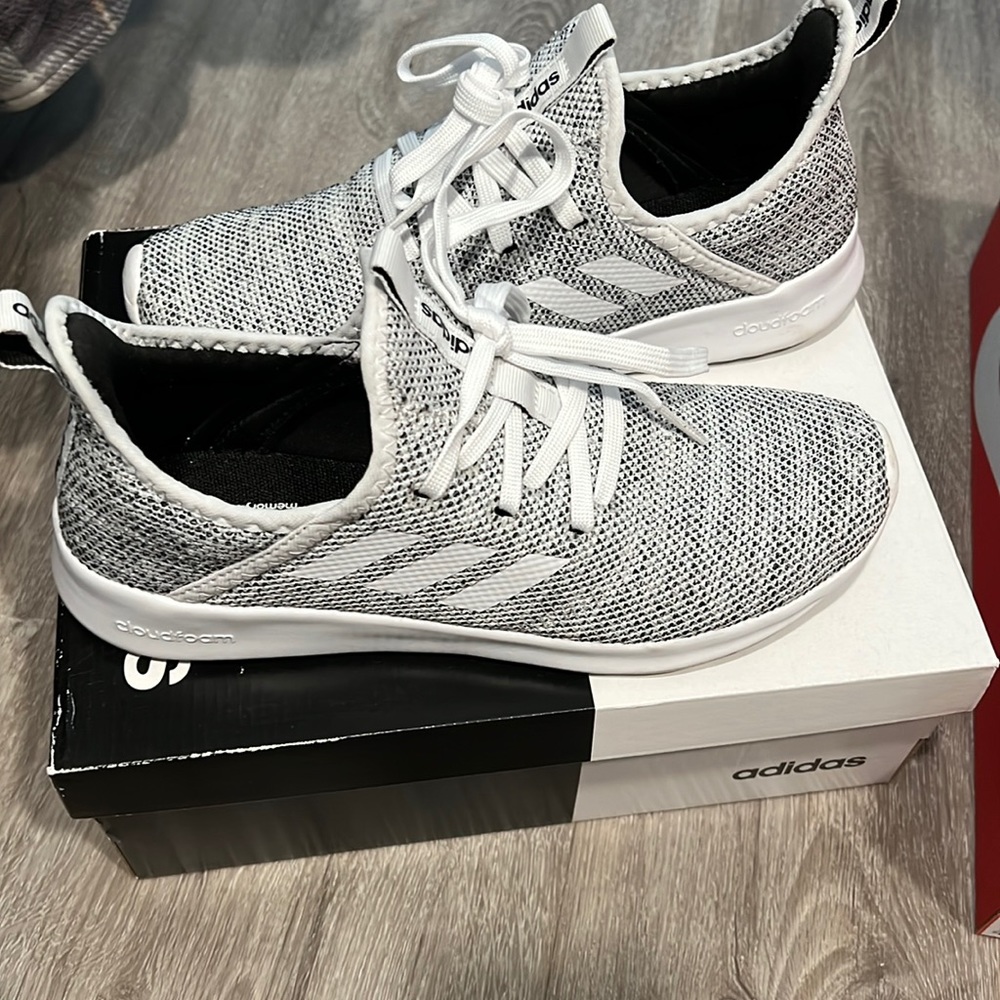 Adidas cloud foam shoes
